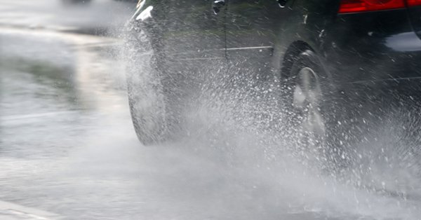 أمطار رعدية تغرق قطر