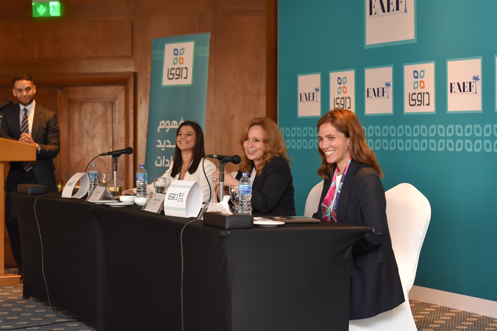 جانب من توقيع الاتفاق