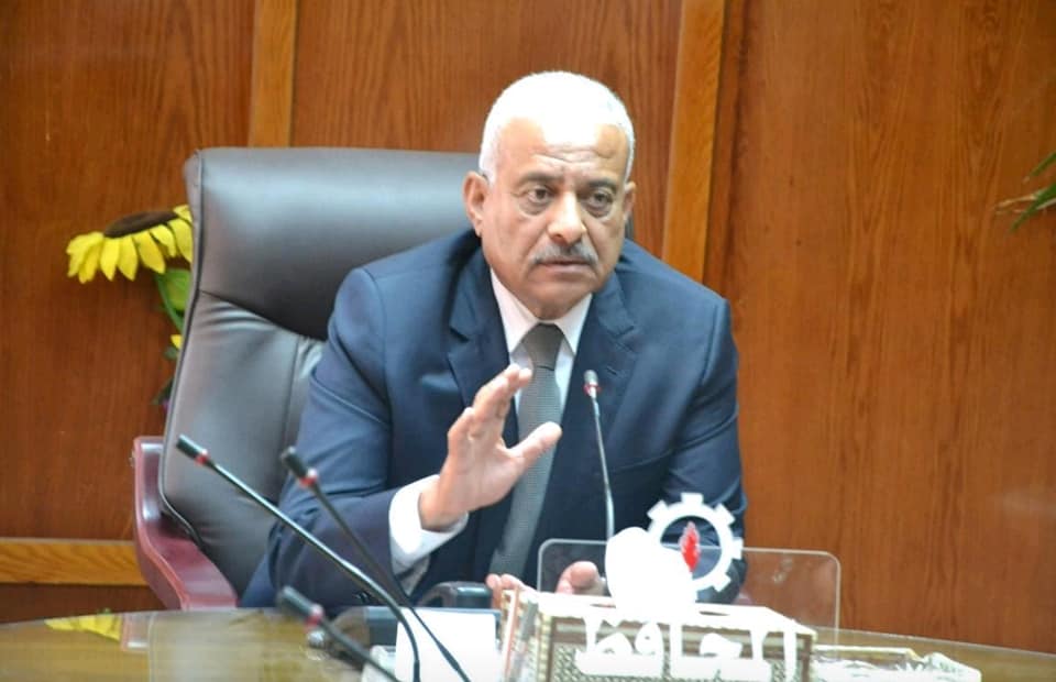 للواء عبد المجيد صقر محافظ السويس للواء عبد المجيد صقر محافظ السويس