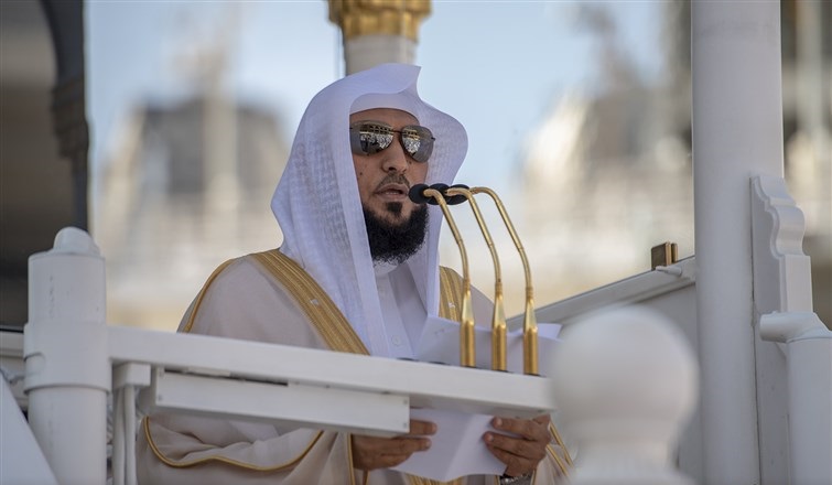 الشيخ ماهر بن حمد المعيقلي إمام وخطيب المسجد الحرام