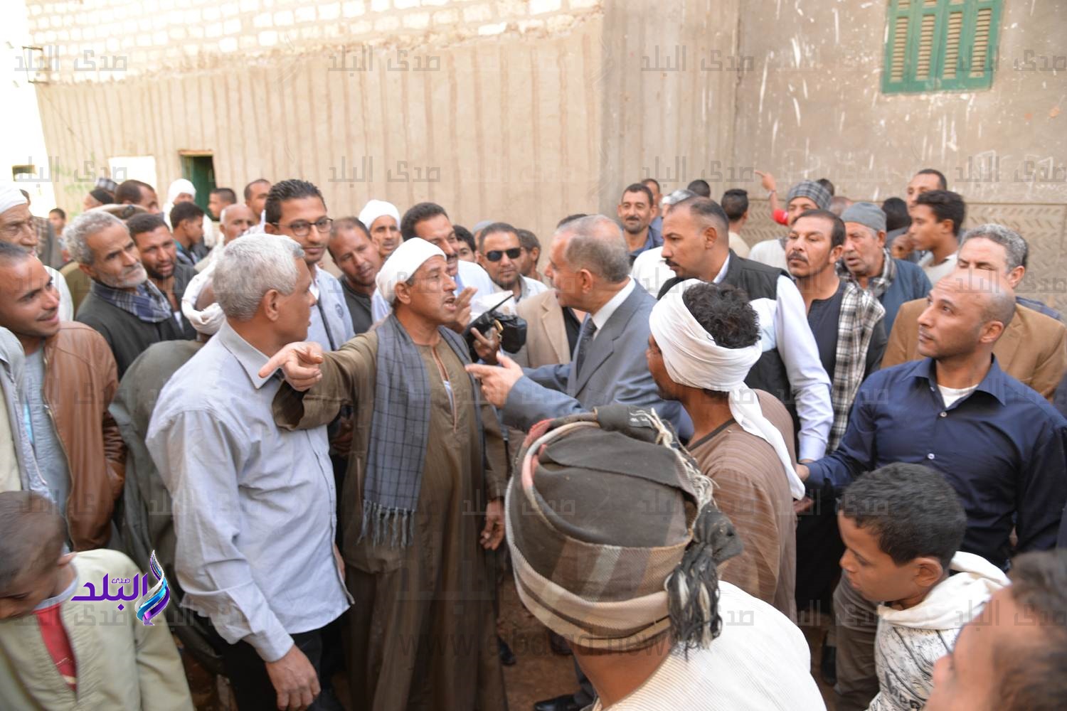 محافظ أسيوط يتفقد عزبة سعيد بأبنوب لليوم الثالث محافظ أسيوط يتفقد عزبة سعيد بأبنوب لليوم الثالث