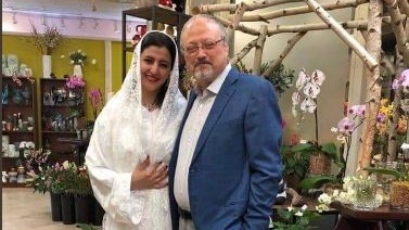 خاشقجي وزوجته السرية بعد عقد قرانهما خاشقجي وزوجته السرية بعد عقد قرانهما