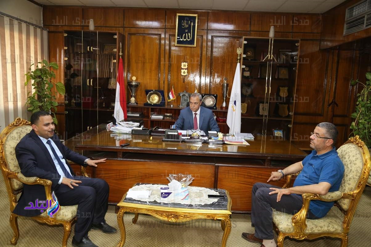 محافظ قنا يلتقي أعضاء لجنة الشباب والرياضة بالبرلمان