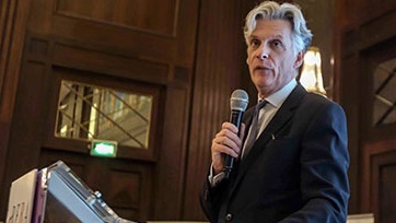 السفير البريطاني