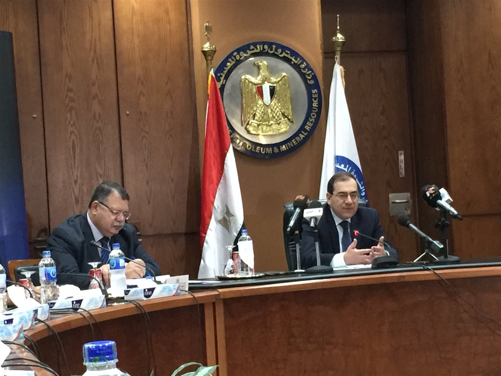 الملا خلال المؤتمر الصحفى 