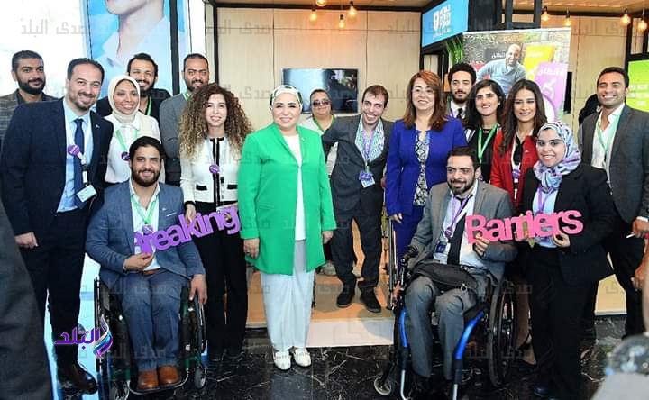 قرينة الرئيس خلال الجولة قرينة الرئيس خلال الجولة