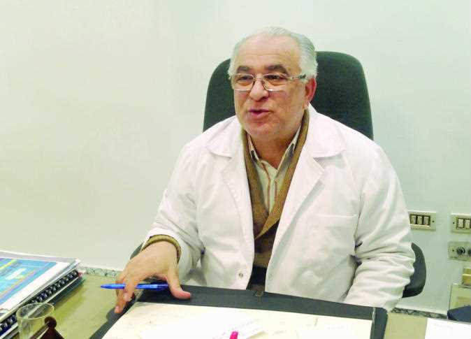 الدكتور يحيي الشاذلي ، عضو اللجنة القومية لمكافحة الفيروسات 
