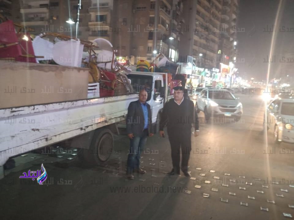 رئيس حي شرق مدينة نصر يحارب الإشغالات والتعديات رئيس حي شرق مدينة نصر يحارب الإشغالات والتعديات