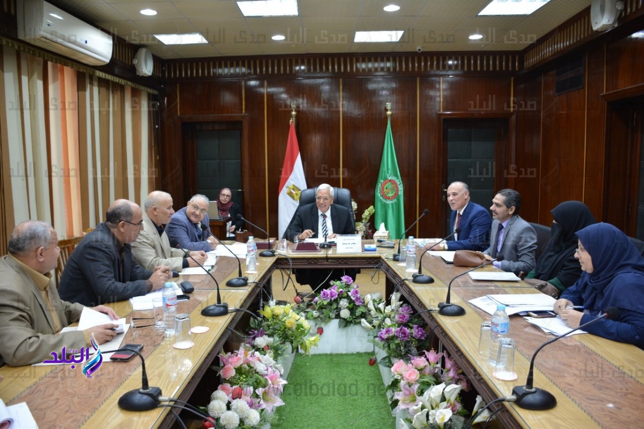 محافظ الدقهلية يبحث مع مساعد وزير التموين مشاكل المنطقة اللو محافظ الدقهلية يبحث مع مساعد وزير التموين مشاكل المنطقة اللو