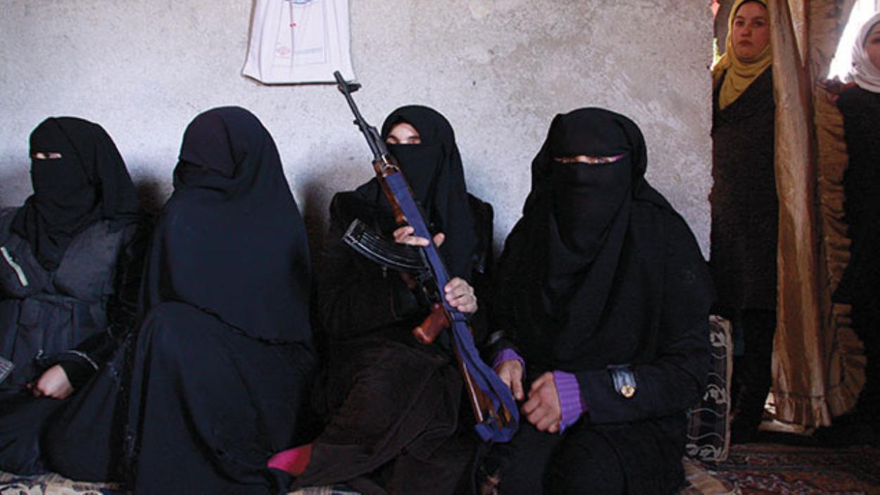 نساء تنتمي الى داعش