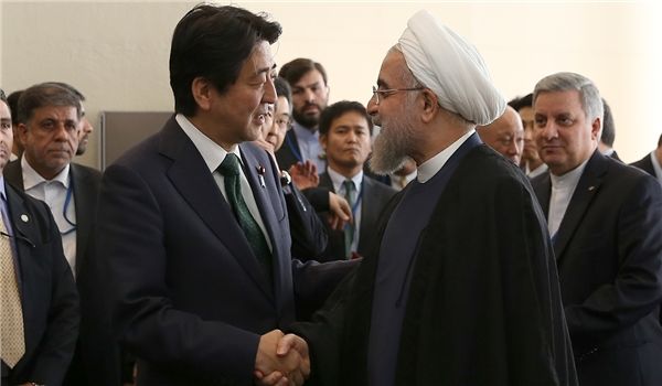 حسن روحاني وشينزو آبي