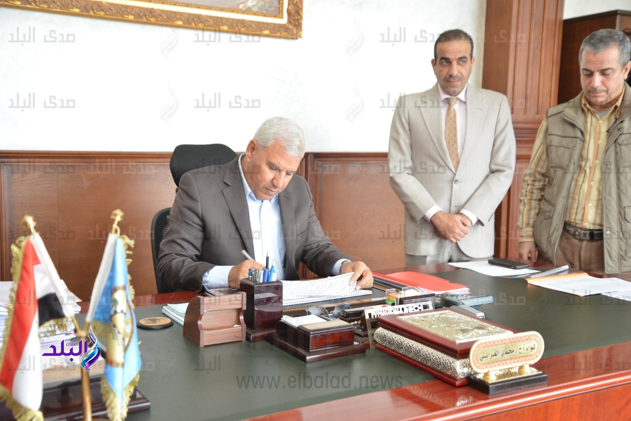 بالأسماء..محافظ مطروح يعتمد المستحقين لإسكان الشباب بالأسماء..محافظ مطروح يعتمد المستحقين لإسكان الشباب