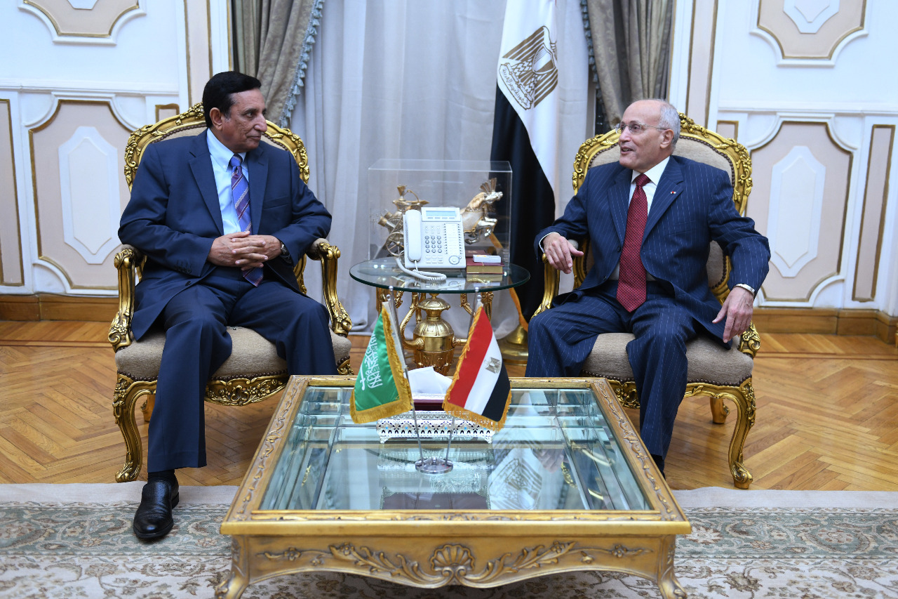 العصار يلتقي رئيس المؤسسة العامة للصناعات العسكرية بالسعودية