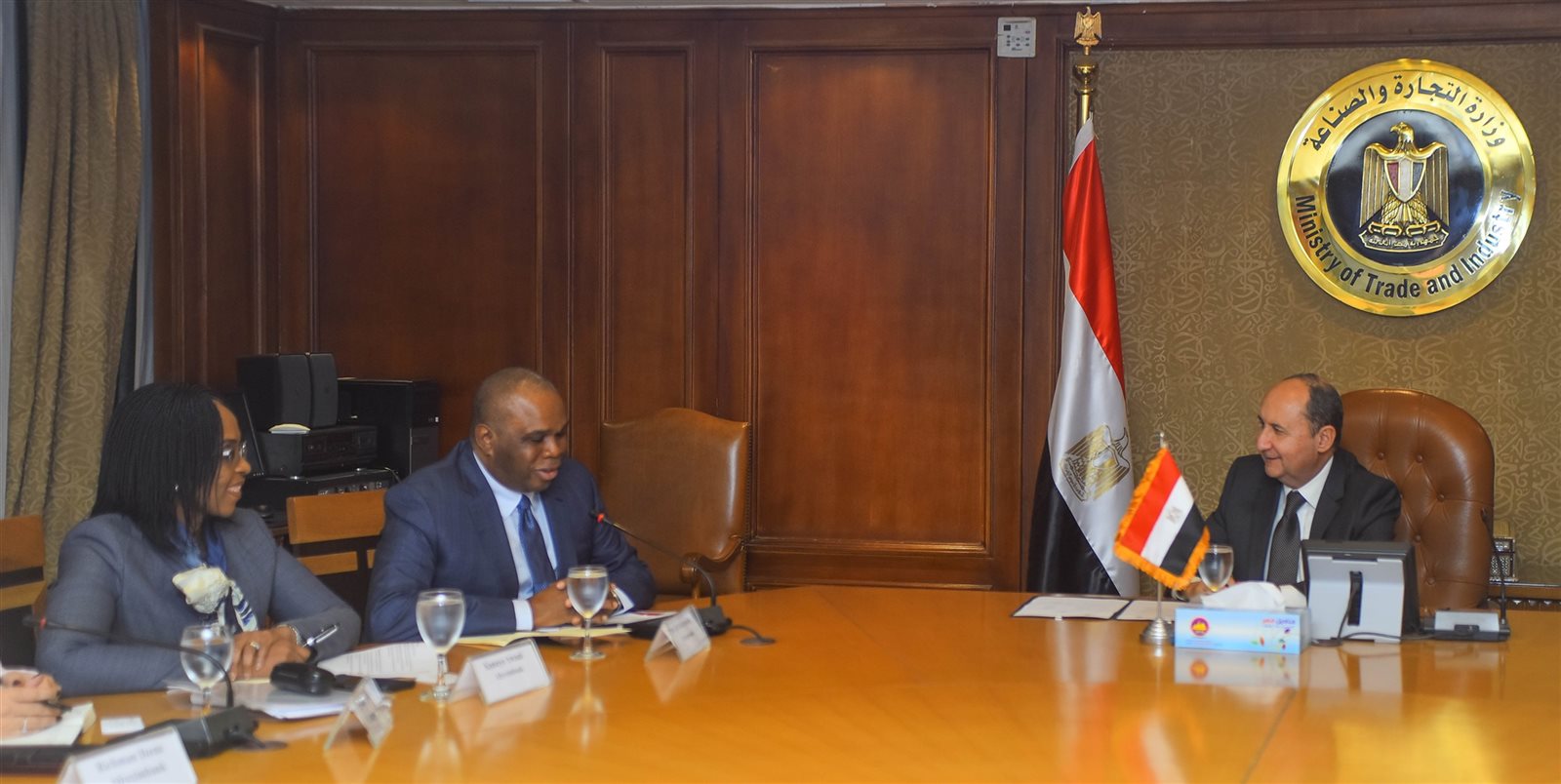 جانب من اللقاء جانب من اللقاء