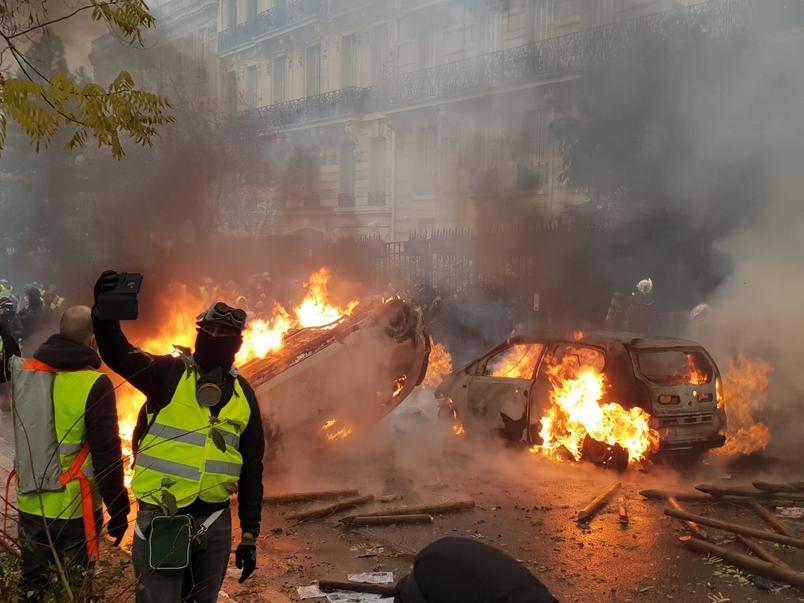 احتجاجات السترات الصفراء في فرنسا