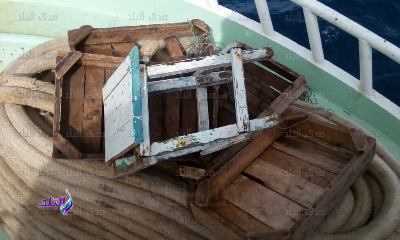 مركب الصيد المنكوبة بالسويس