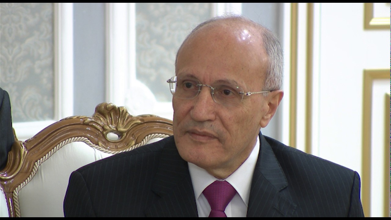 اللواء محمد العصار ، وزير الدولة للإنتاج الحربي،