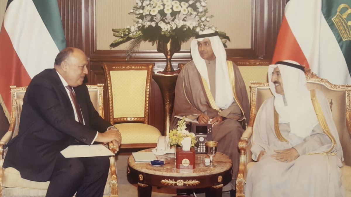 جانب من لقاء وزير الخارجية وأمير الكويت 