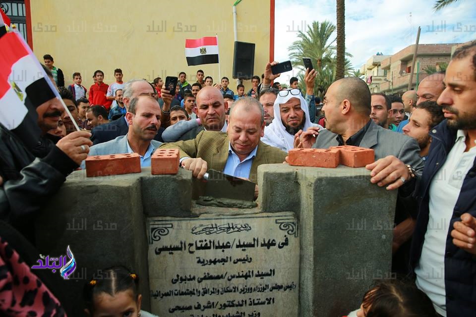 محافظ كفرالشيخ يضع حجر أساس مركز شباب الجزيرة الخضراء محافظ كفرالشيخ يضع حجر أساس مركز شباب الجزيرة الخضراء