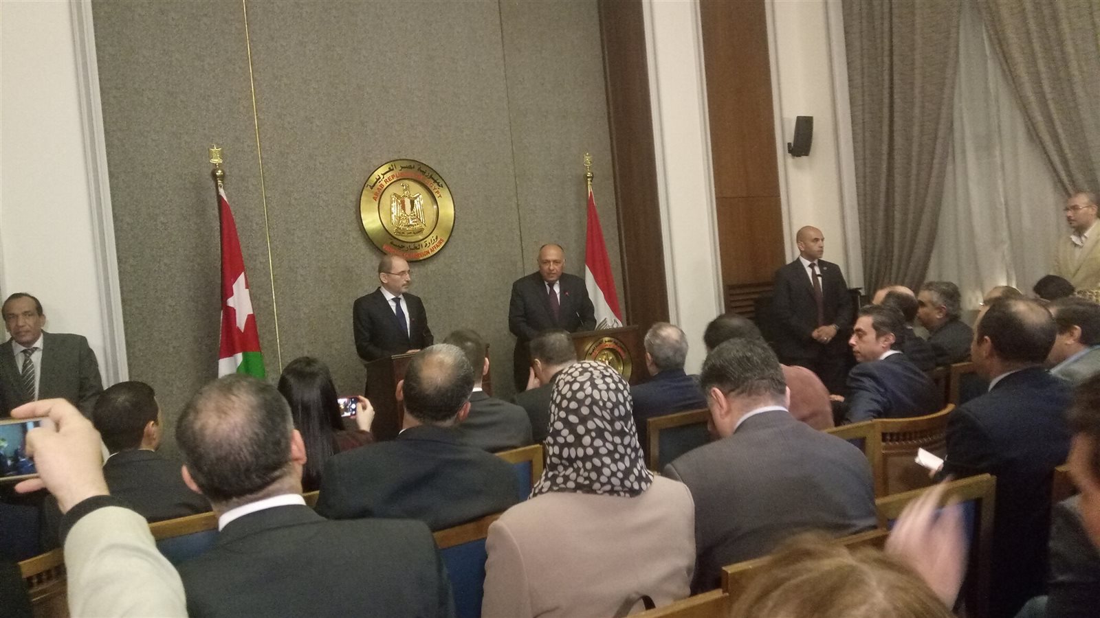 صورة من المؤتمر صورة من المؤتمر