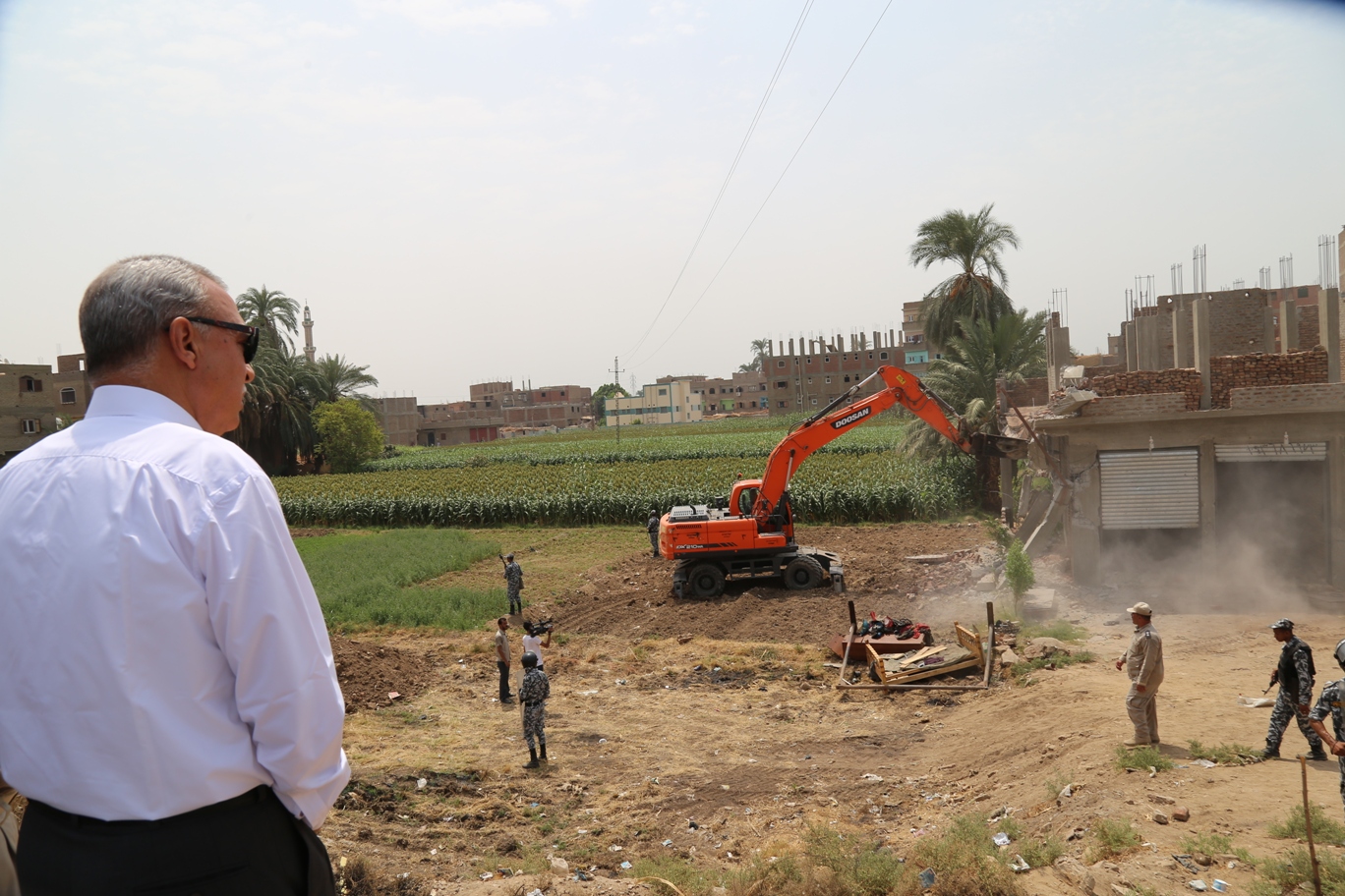 إزالة 1286 حالة تعد على الأراضى الزراعية خلال 10 أيام بقنا