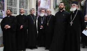 زى القساوسة الأسود