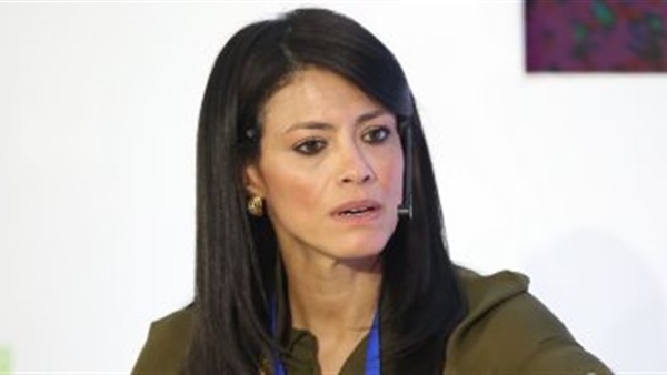 وزيرة السياحة 