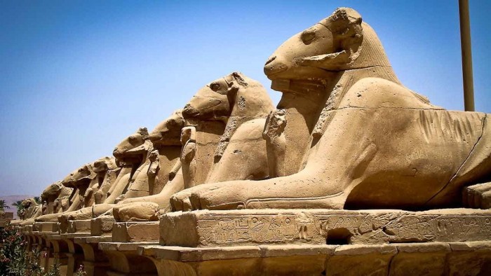 طريق الكباش طريق الكباش