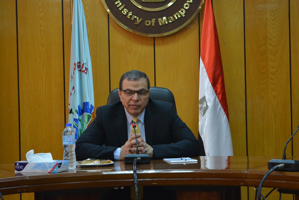 وزير القوى العاملة 