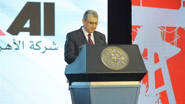 الدكتور محمد شاكر وزير الكهرباء والطاقة المتجددة الدكتور محمد شاكر وزير الكهرباء والطاقة المتجددة
