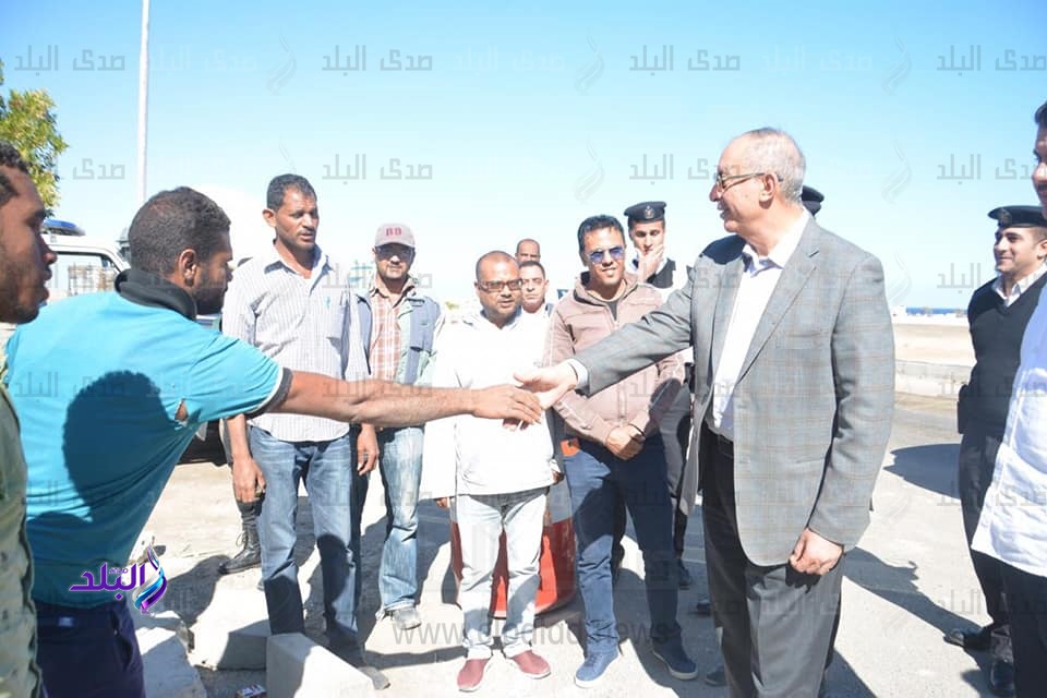 محافظ البحر الاحمر يتفقد الكمين الجنوبى لمدينة مرسى علم محافظ البحر الاحمر يتفقد الكمين الجنوبى لمدينة مرسى علم