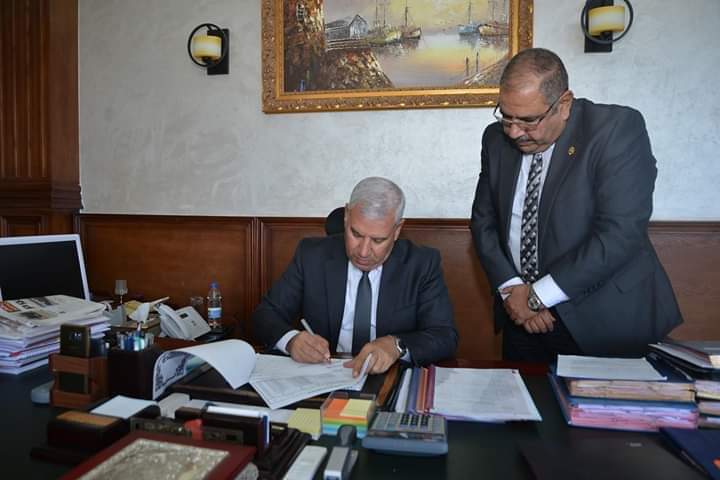 محافظ مطروح يعتمد حركة ترقيات المعلمين