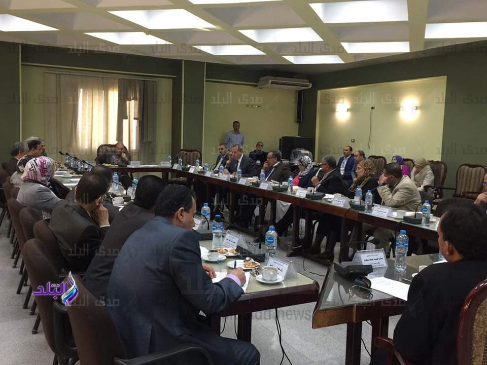 وكيل صحة الدقهلية يجتمع مع نائب رئيس الجامعة بشأن حملة فيروس