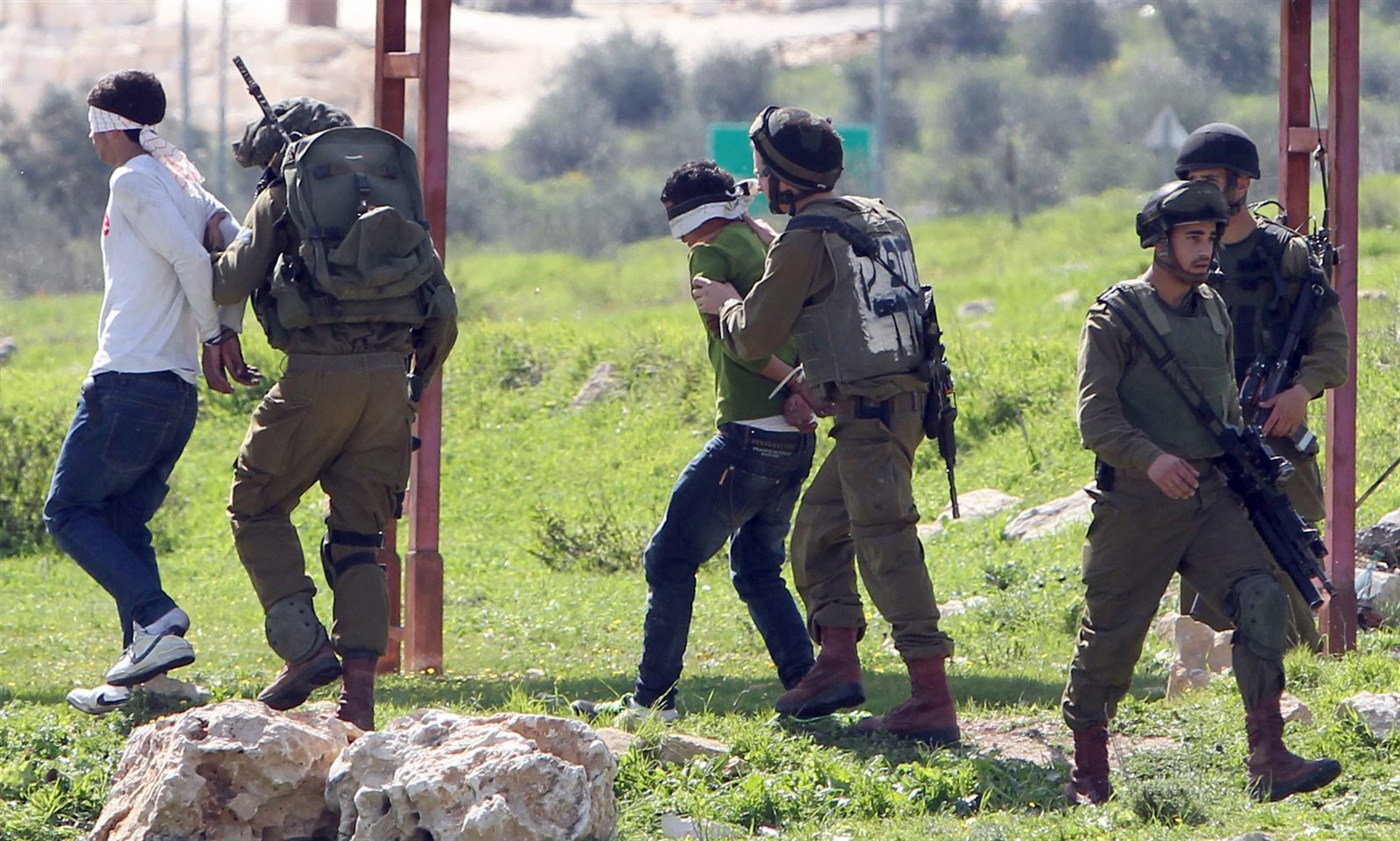 إسرائيل تعتقل 39 فلسطينيا من الضفة إسرائيل تعتقل 39 فلسطينيا من الضفة