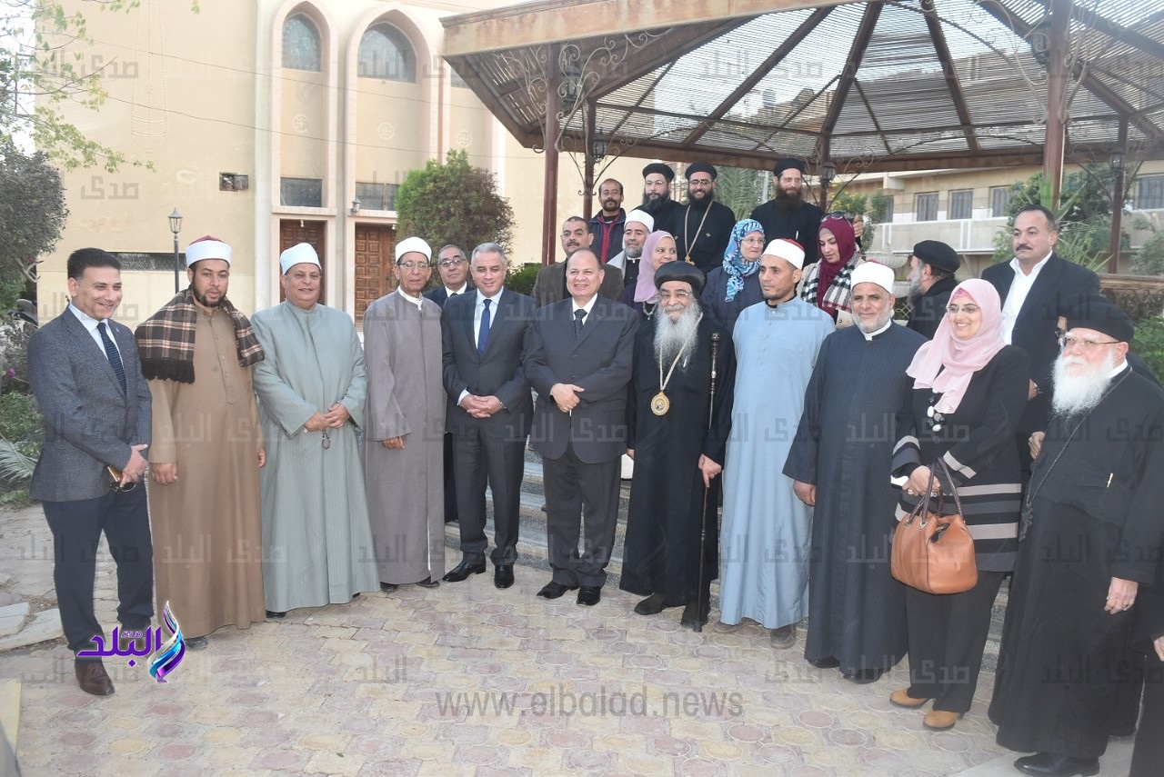 وفد الفيوم يهنئ الأنبا إبرام بالترقية إلى مطران