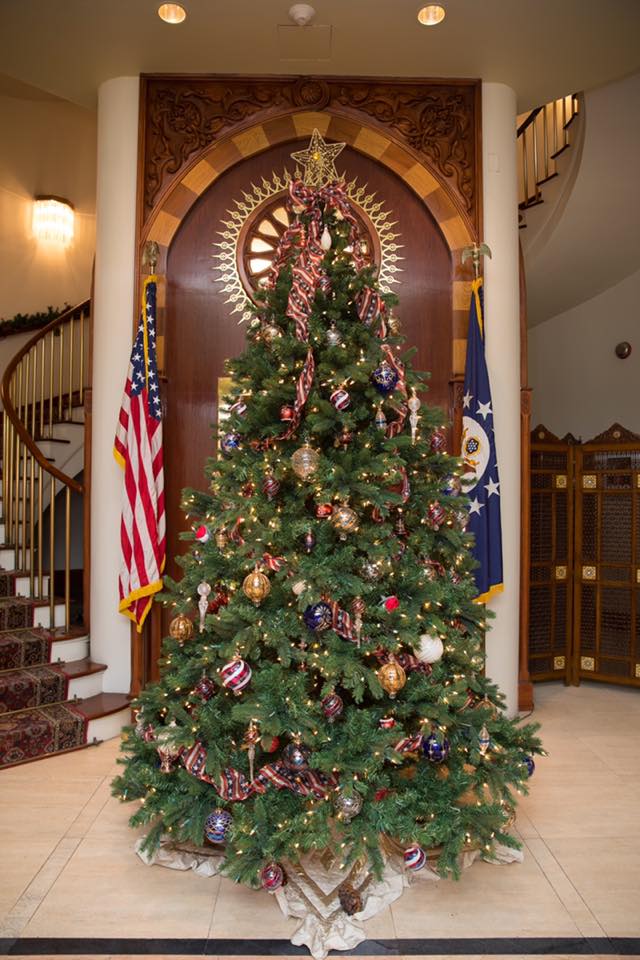 استعدادات السفارة الامريكية للإحتفال بأعياد الميلاد