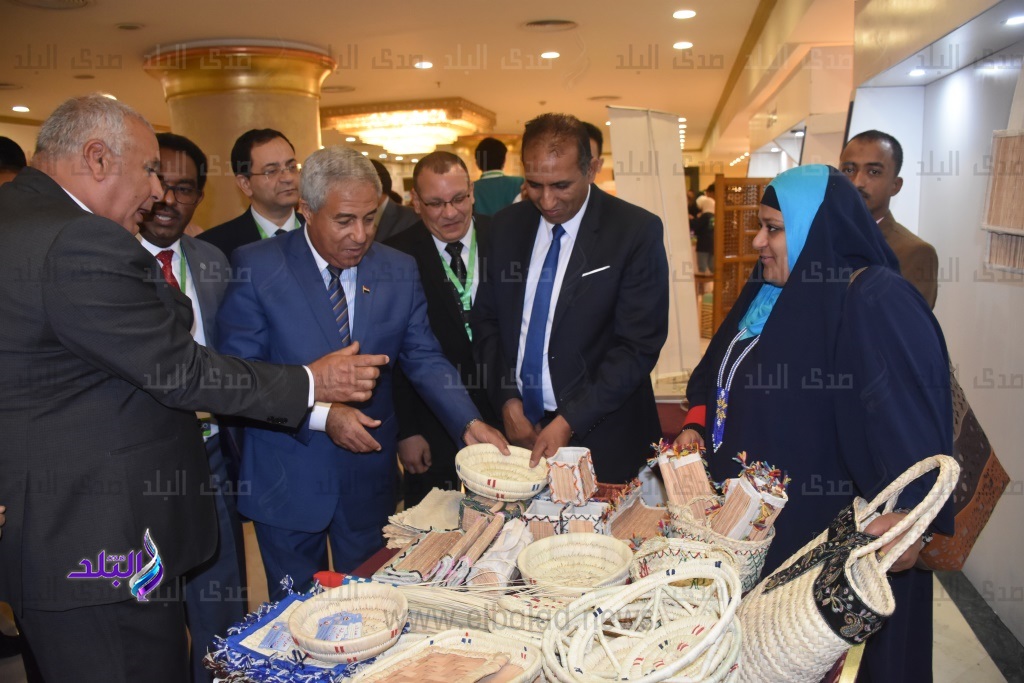 محافظا أسوان والوادى الجديد يفتتحان المؤتمر الدولى الأول 