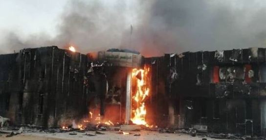 حرق مقر حزب المؤتمر الوطني في عطبرة