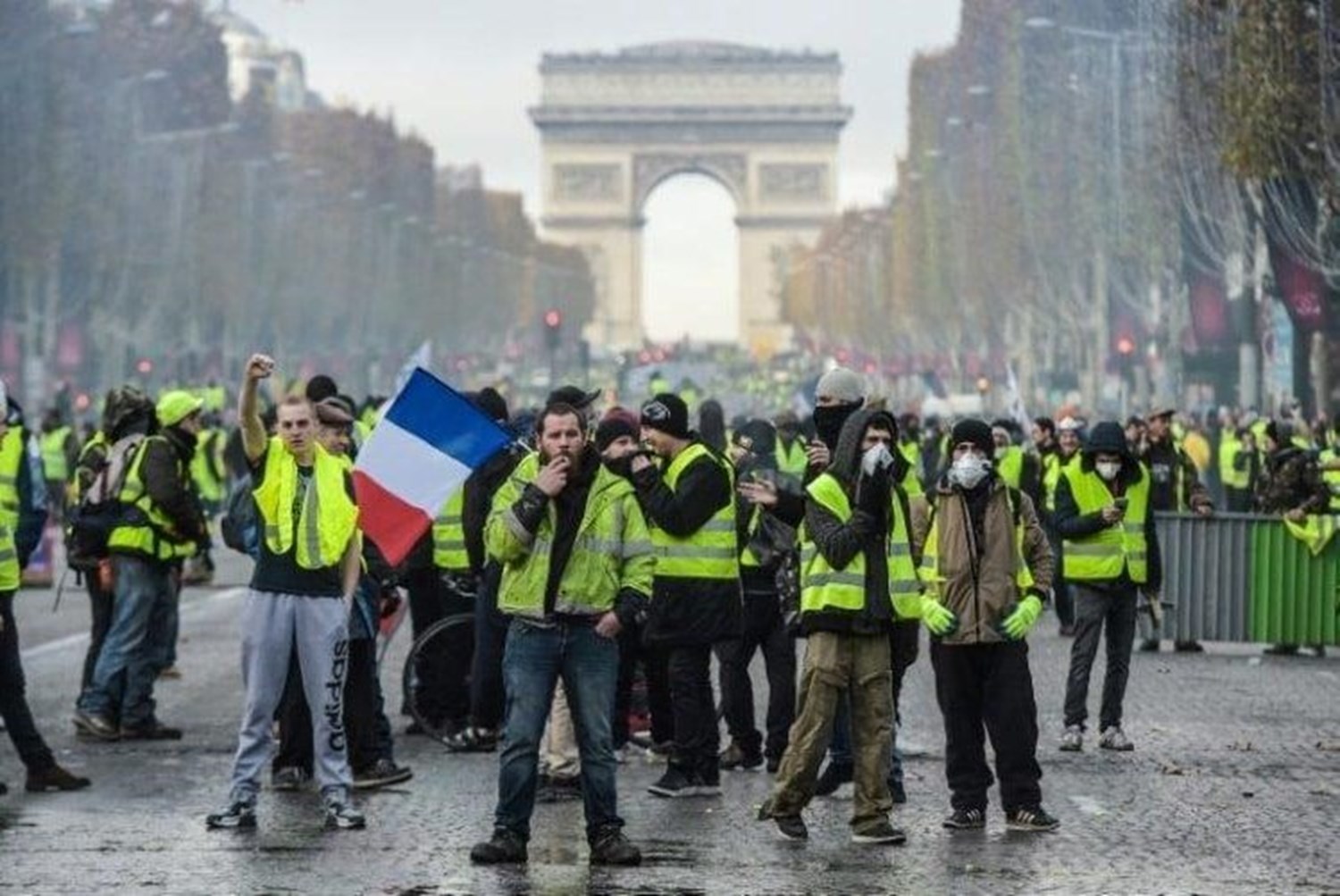 السترات الصفراء في فرنسا السترات الصفراء في فرنسا