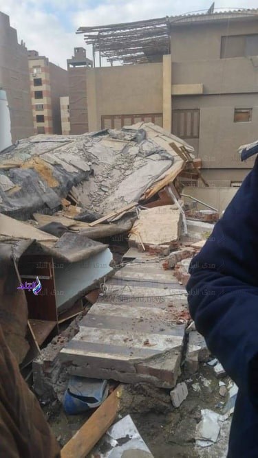 سقوط سقف إحدى المدارس الخاصة بالجيزة خلال تركيب مكيف كهربائي سقوط سقف إحدى المدارس الخاصة بالجيزة خلال تركيب مكيف كهربائي