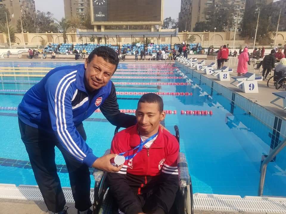 السيناوى يوسف جلال يحصل على فضية سباحة الاعاقات الحريكة 