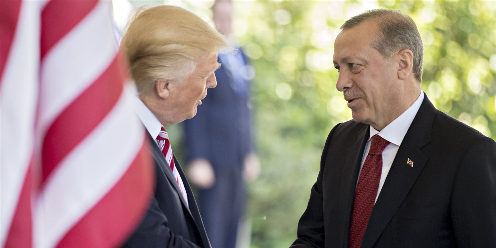 فيديوجراف: ترامب يهدى أردوغان سوريا