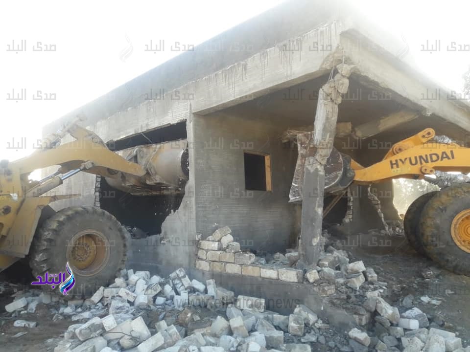 إزالة التعديات على أراضي الدولة ببرج العرب