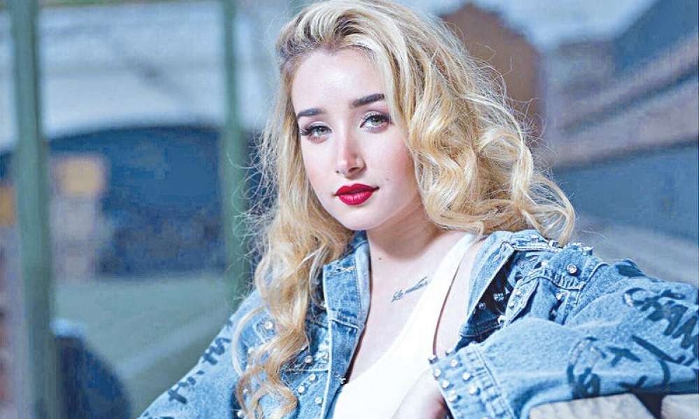  الفنانة هنا الزاهد