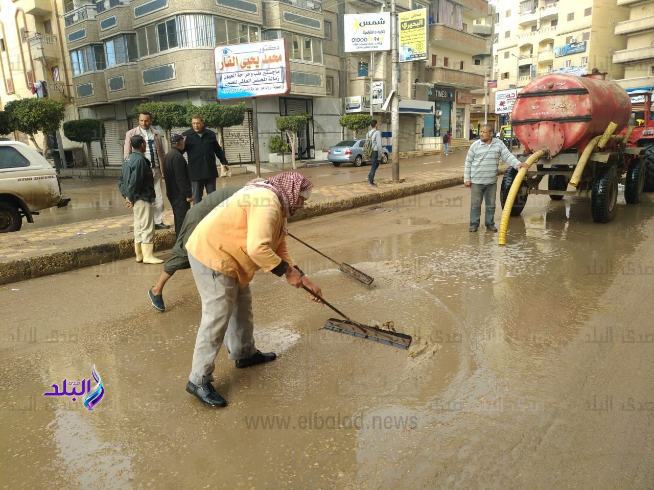 شفط مياه الامطار من شوارع دمنهور وايتاى البارود..صور