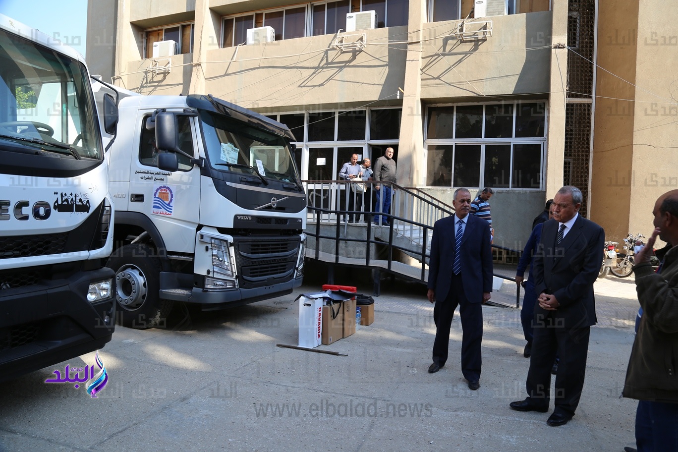 وصول دفعة جديدة من معدات النظافة بمحافظة قنا