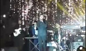 عمرو دياب يحيي أولى حفلاته برأس السنة في شرم الشيخ..فيديو عمرو دياب يحيي أولى حفلاته برأس السنة في شرم الشيخ..فيديو