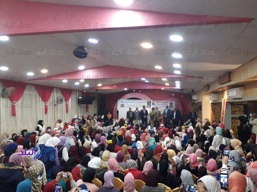 مياه الفيوم تنفذ قافلة بقرية المندرة