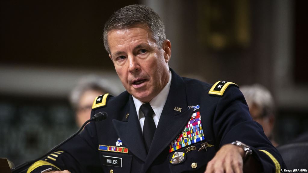 قائد القوات الأمريكية في أفغانستان 