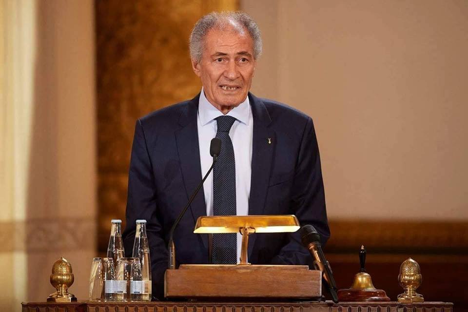  حسن مصطفى رئيس الاتحاد الدولي لكرة اليد